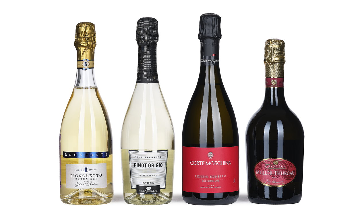 Всемирный день шампанского. День шампанского открытки. Шампанское 4. День рождения шампанского. 4 августа шампанское.