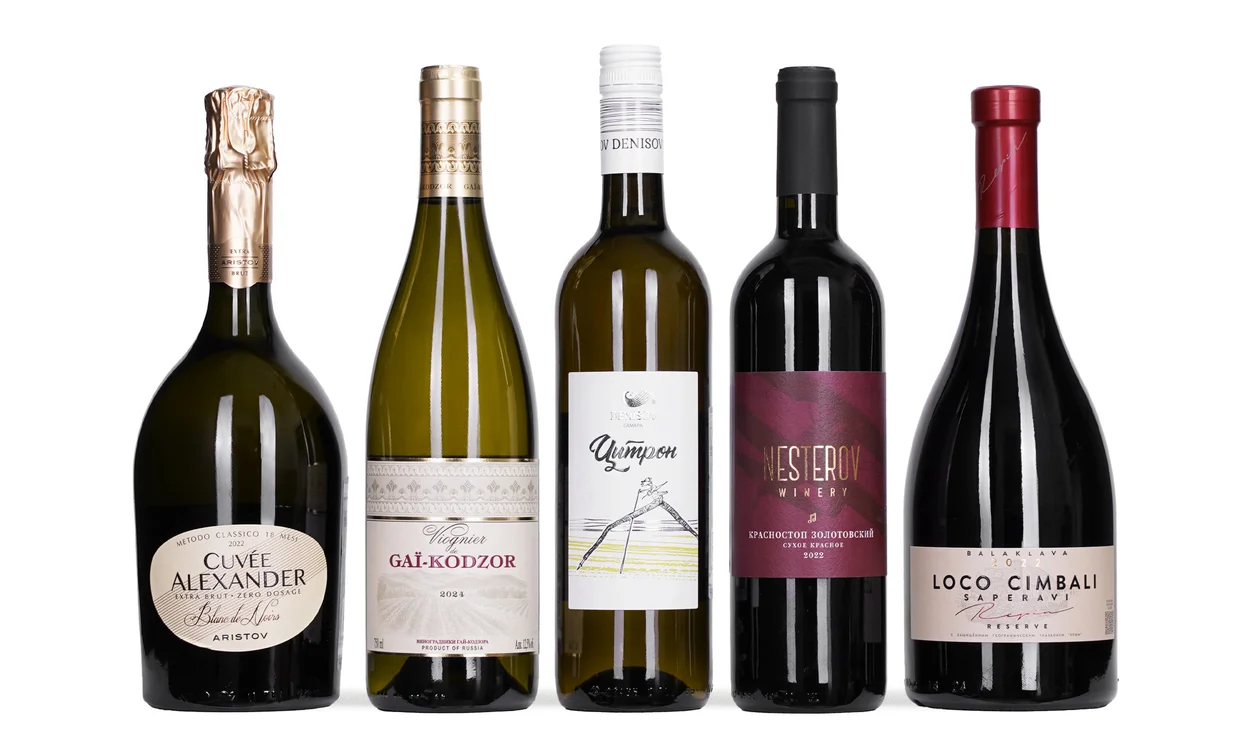 Набор вина - Гжель, по 1 бутылке игристого, по 2 белого и красного