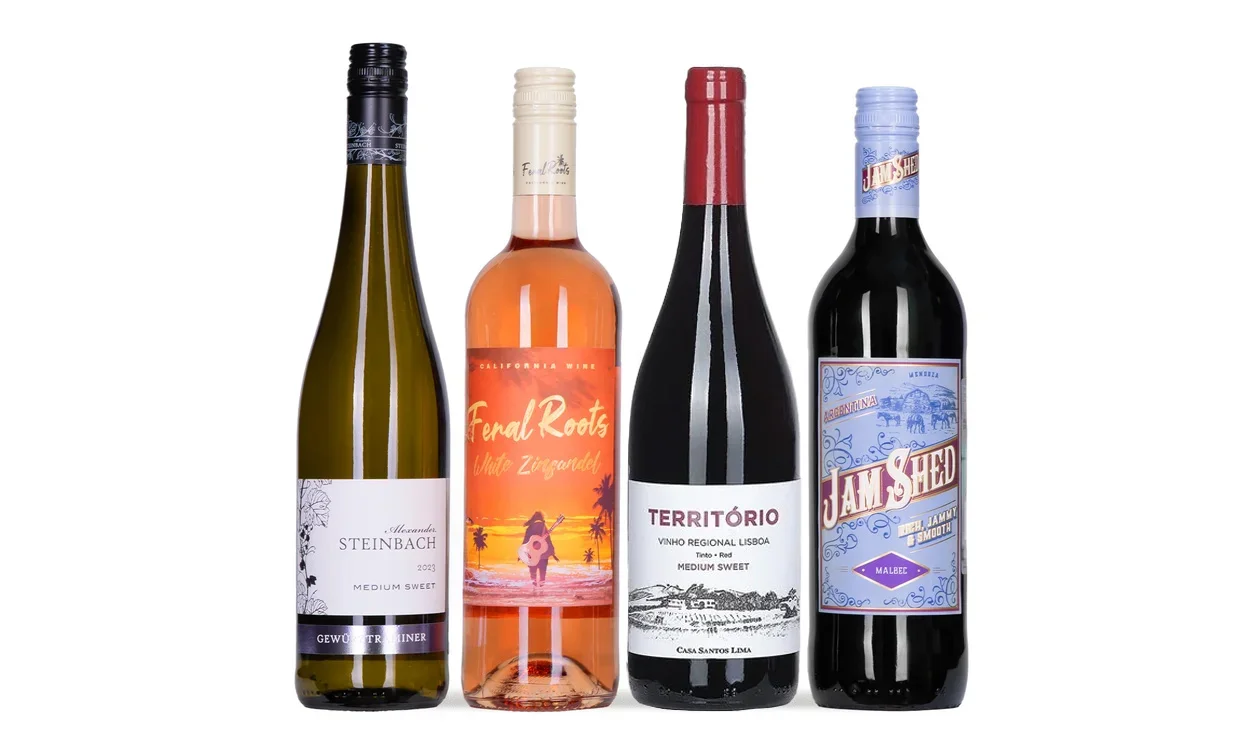 Набор вина - Полусладкий поцелуй, По бутылке белого и розового и 2 бутылки красного